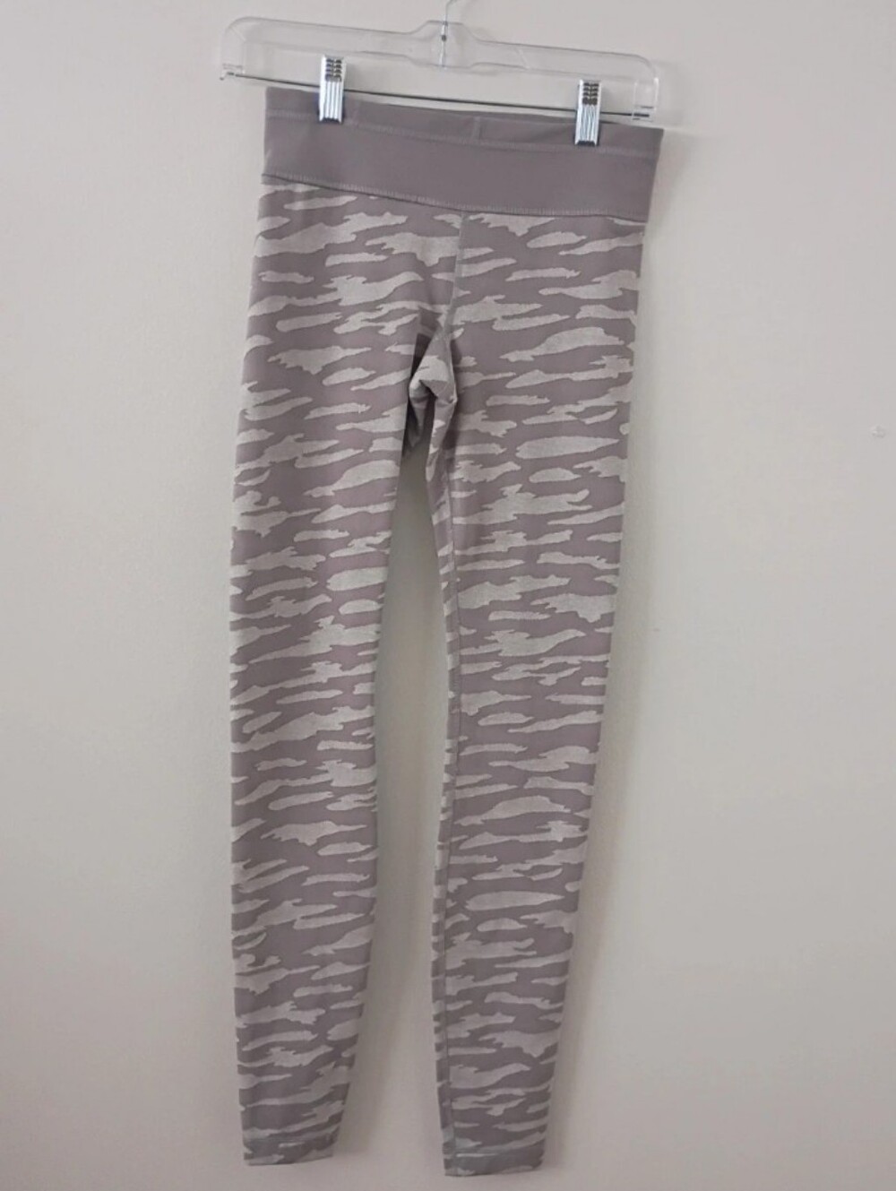 Under Armour AllSeasonGear Gray Camo Print Leggings
